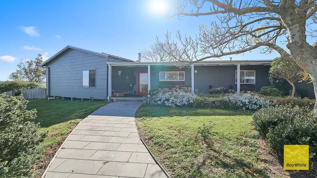 Fish Creek 4房  Family home in the heart of the Fish Creek hills.