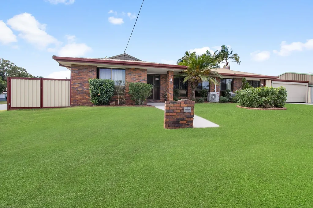 Deception Bay 4Habitaciones Coastal Charm, Contemporary Comfort - A Private Family Sanctuary in a Coveted Cul-de-sac