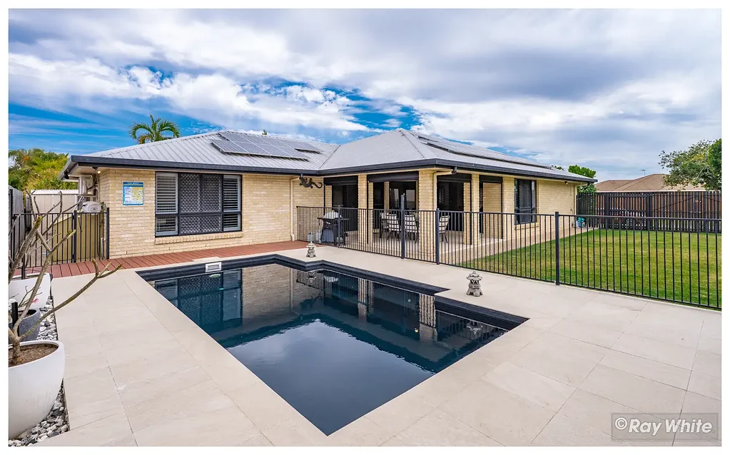 Norman Gardens 4 Bedroom The Complete Family Package in Norman Gardens