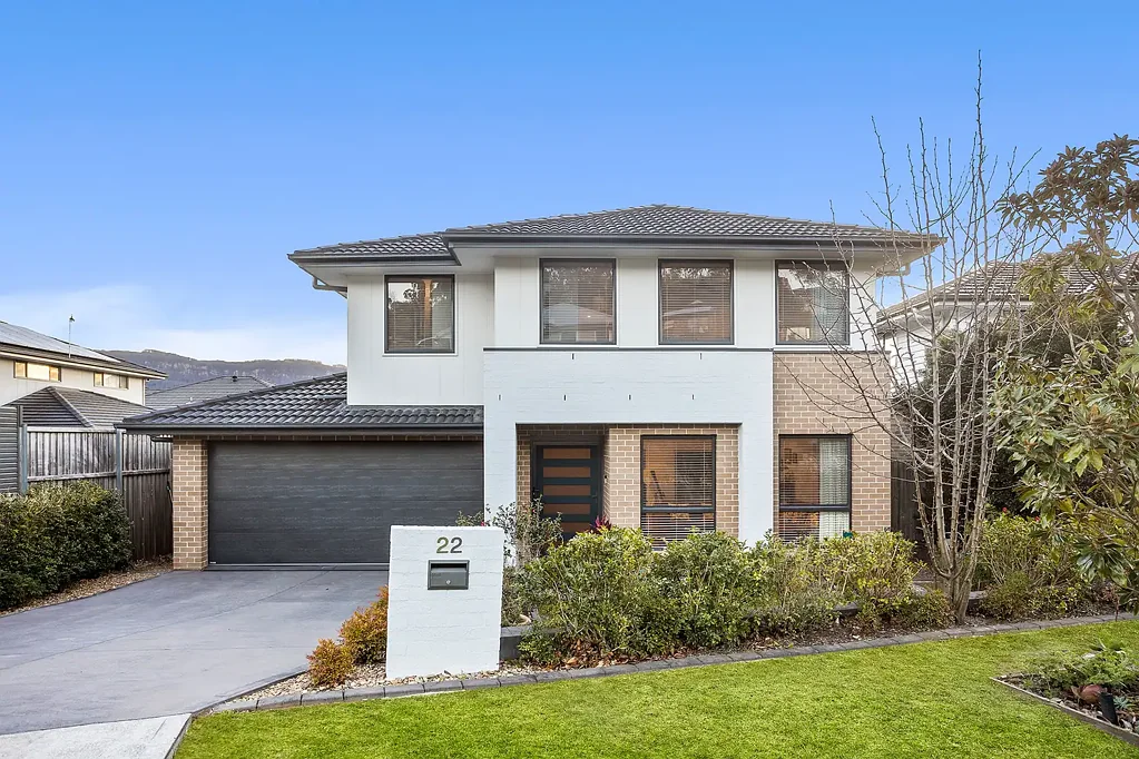 Tullimbar 5 Bedroom The Perfect Family Escape - Escarpment Views, Outdoor Spa, 5 bedrooms & 3 bathrooms!