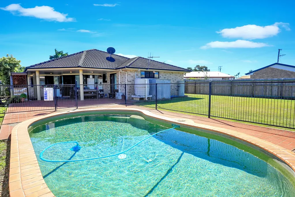 Bundaberg East 5Phòng ngủ Stunning Family Home in Bundaberg East