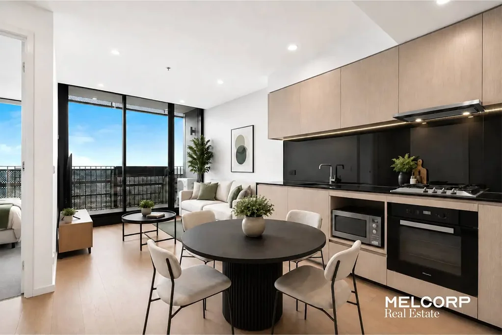 LUXURIOUS LIVING AT ROYAL ELIZABETH - WHITEGOODS
