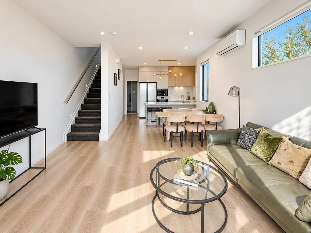 Flat Bush 4 Slaapkamer Spacious Parkside Living in Exceptional Location