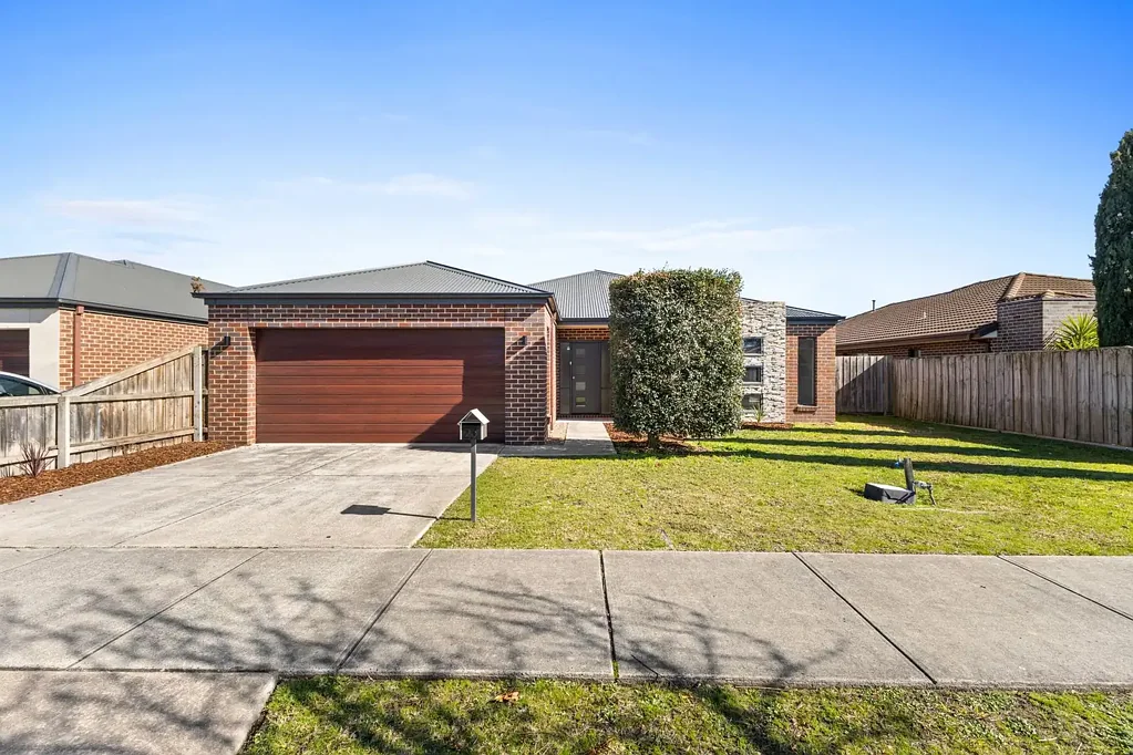 Traralgon 4침실 Spacious Family Living in a Peaceful Setting