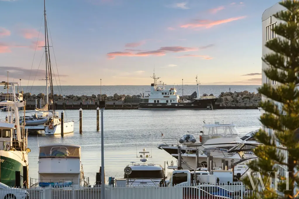 Fremantle 4 Slaapkamer Tri-Level Living with Harbour & Port Views - HOME OPEN CANCELLED