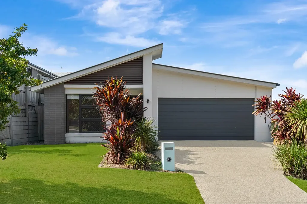 Bahrs Scrub 4 Slaapkamer Modern Family Living with Multiple Living Zones