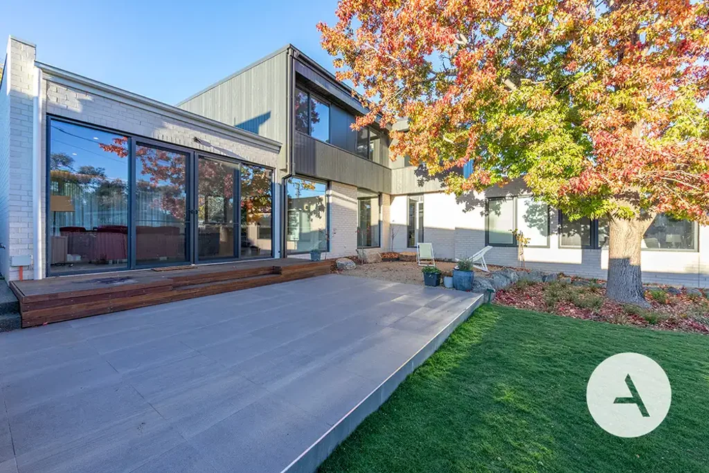 Architect-Designed Family Residence with High-Performance Sustainable Design