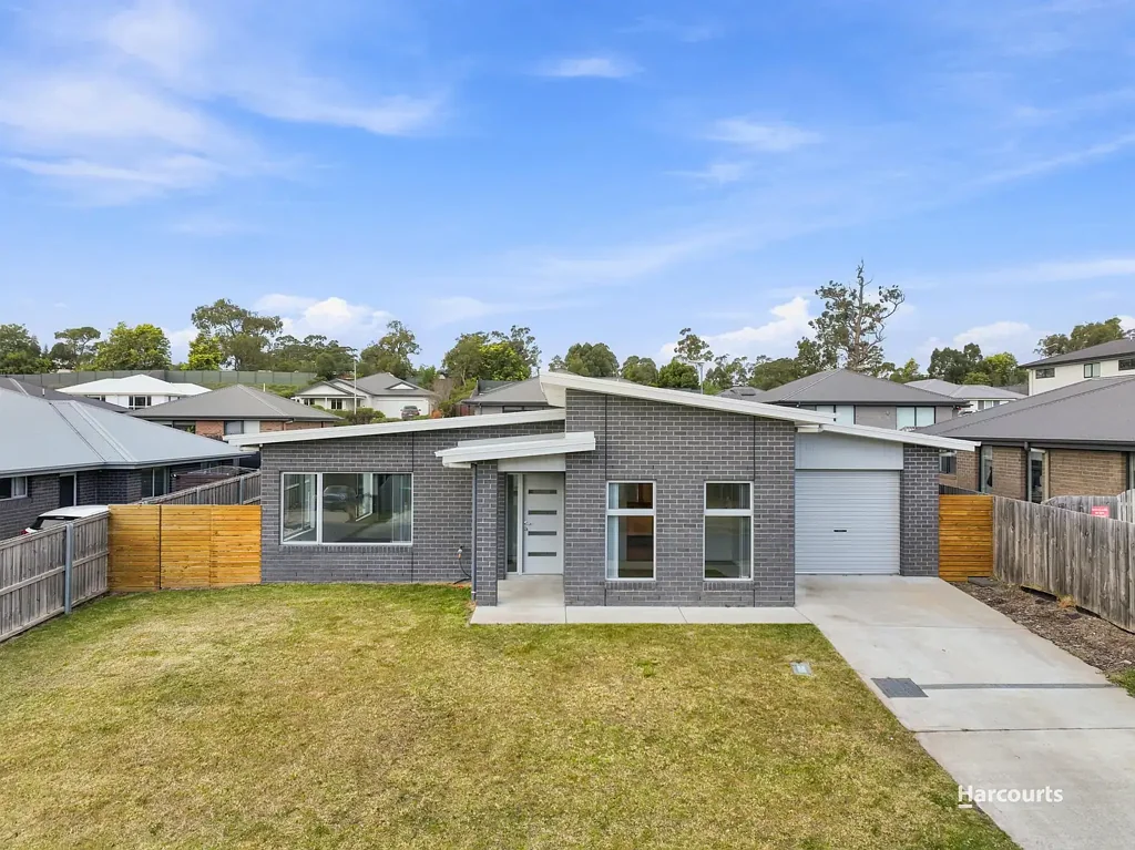 Kingston 3ਬੈੱਡਰੂਮ Simply Modern and Ready to Move into