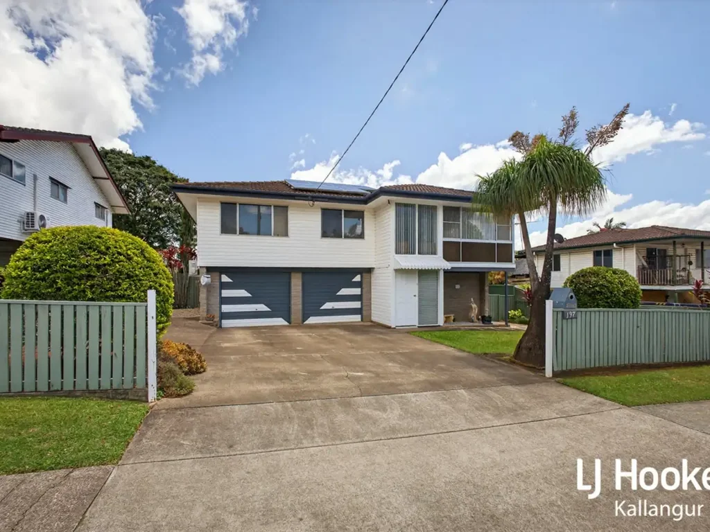 Kallangur 3 Slaapkamer INTERNAL STAIRCASE, RUMPUS AND INGROUND POOL
