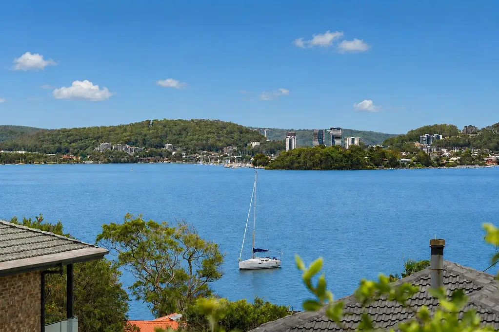 Saratoga 4 Slaapkamer Blue Chip Site on 988sqm | Outstanding Water Views