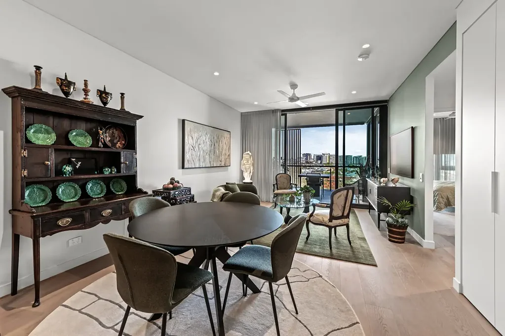 Ascot 2બેડરૂમ Architectural Living and Holistic Wellness at Charlton House