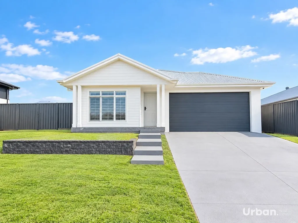 Brand New Four-Bedroom Home in Lochinvar

Apply using 2Apply - code is Urban