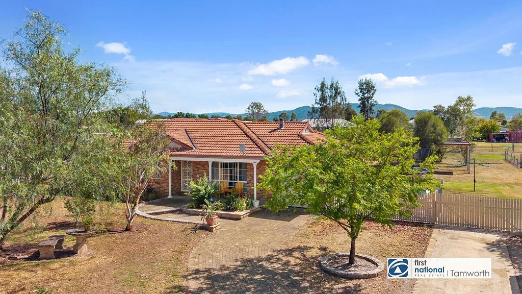 Tamworth 4房  KINGSWOOD - It’s Sale Time! - 4,012 Sqr Mtr Block.