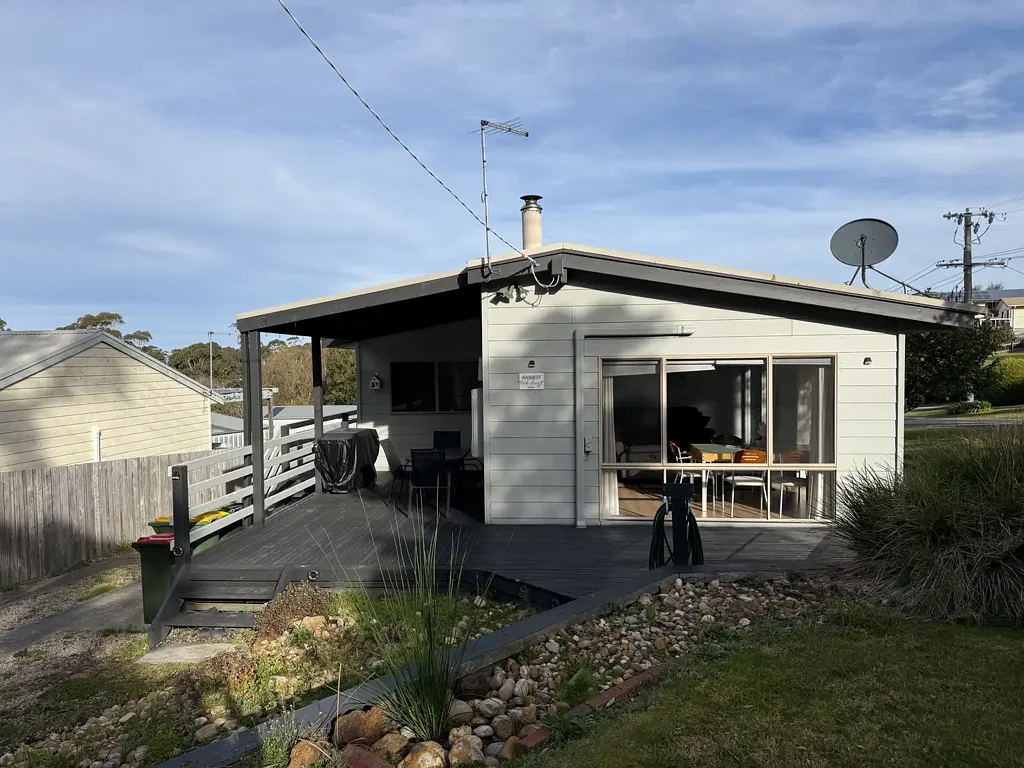 Charming Family Home at 13 Bassett Road, Lakes Entrance