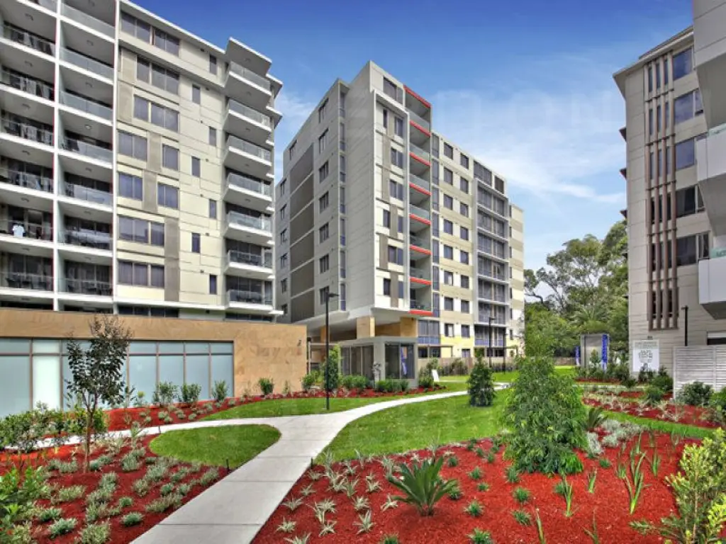 Spacious 1 bedroom plus study