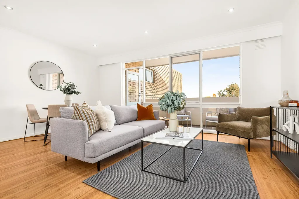 St Kilda 2ਬੈੱਡਰੂਮ Spacious Top-Floor Apartment Offering Iconic St Kilda Views