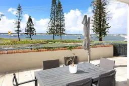 1A/522 Marine Parade, Biggera Waters