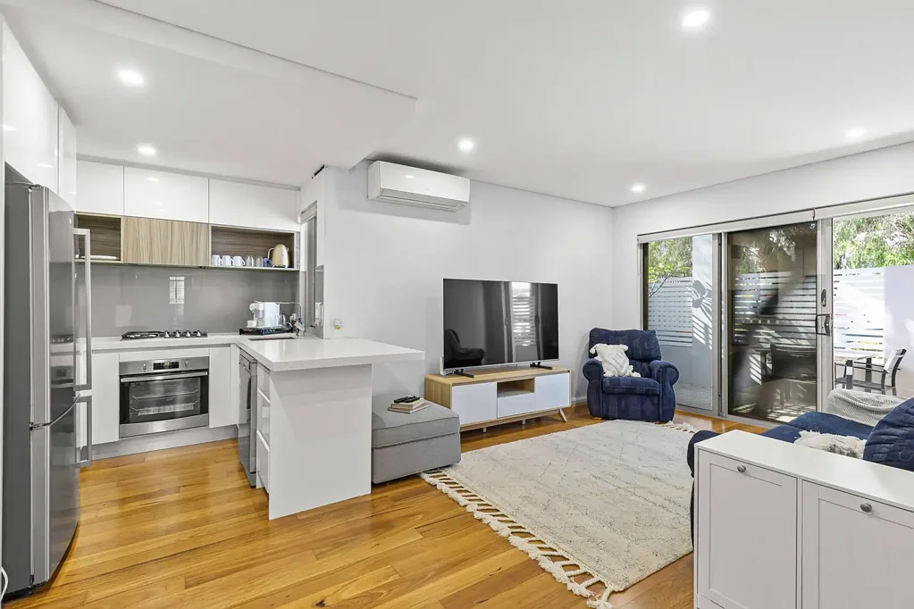 1/102 Birdwood Street, Innaloo, WA 6018