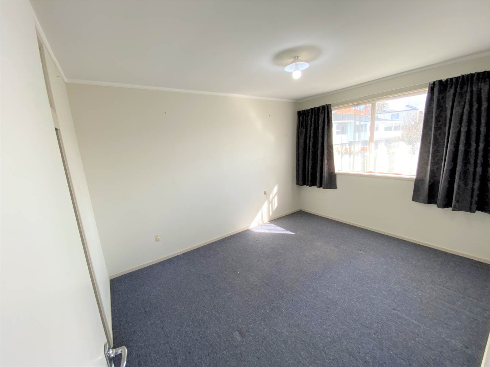 2/748 Richardson Road, Hillsborough, Auckland, 2 침실, 1 욕실