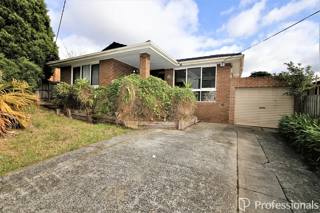 Spacious 3-Bedroom Home with Ensuite in Prime Dandenong North Location