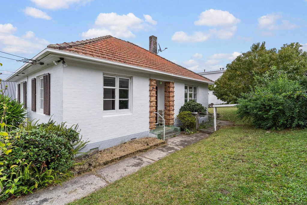 Meadowbank 2房  Renovate or reimagine on 721sqm
