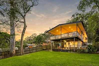 Tarragindi 3कमरा Tucked Away Off Marshall Road, Entertainer's Deck With a Leafy Outlook