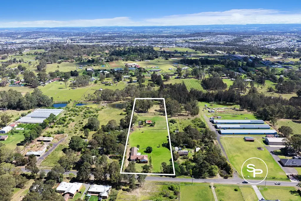 Catherine Field 6Kwarto Five Acres, Dual Accommodation & Future Potential