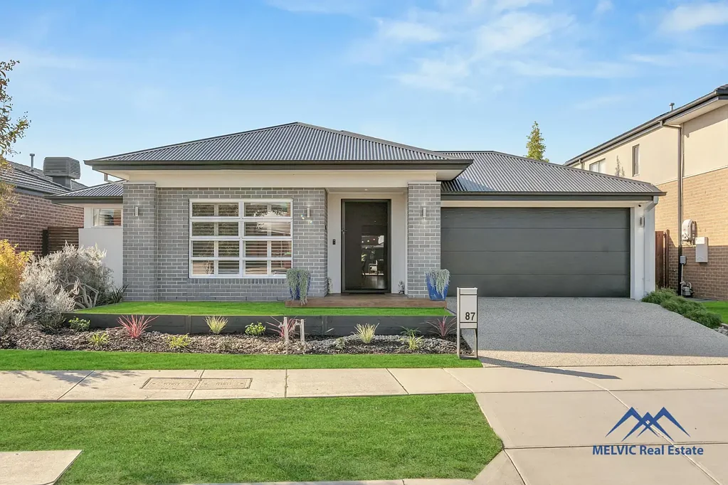 87 Moxham Drive, Clyde North, VIC 3978