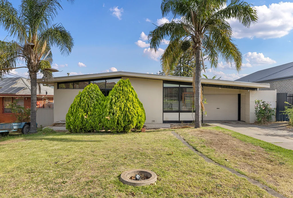 15 Hillary Crescent, Modbury North, SA 5092