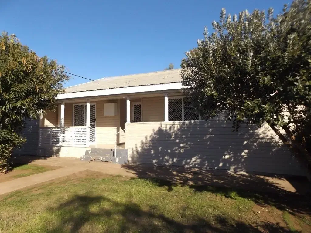 9 Dibbs Street, Wellington, NSW 2820