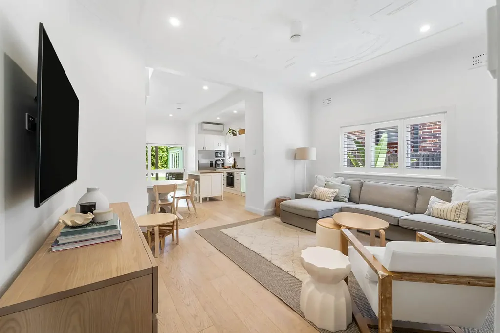 Spacious Two Storey Semi, Beach Lifestyle in a Peaceful Position