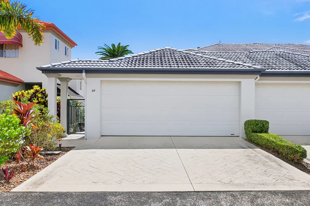 Southport 3침실 Prestigious Regal Palms Living with Flexible Dual-Income Potential
