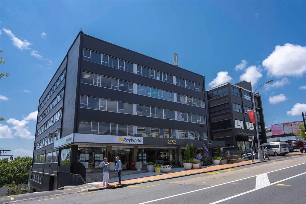 Parnell Savills - Top Floor with Stunning Views