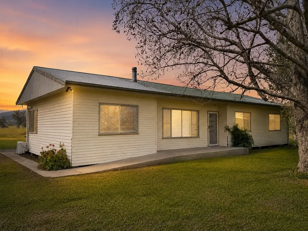Rural Lifestyle Living – Just Minutes from Town