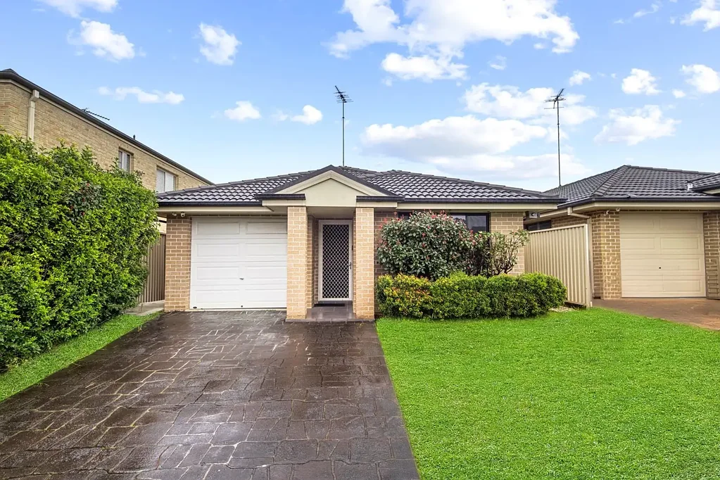Kellyville Ridge 3 Bedroom Modern, Family-Friendly and Convenient