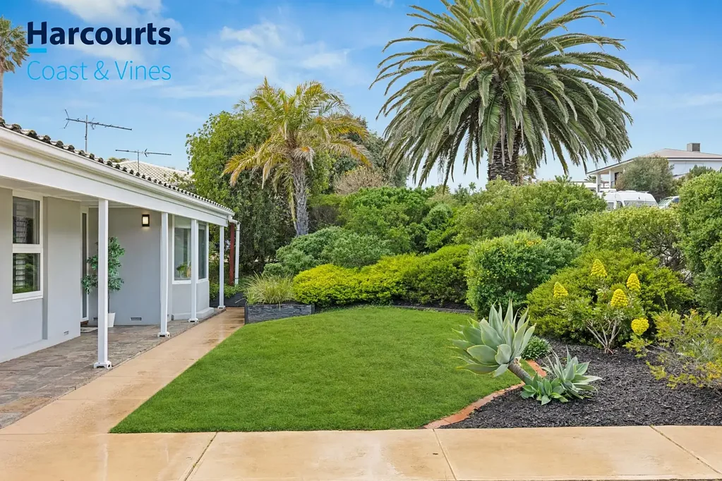 Hallett Cove 4 Bedroom 'Stylish Coastal Living with Ocean Views'