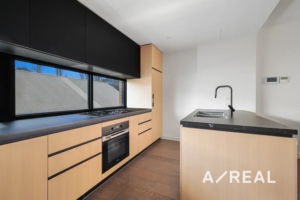 Modern Bayside Living in Prime Port Melbourne Location