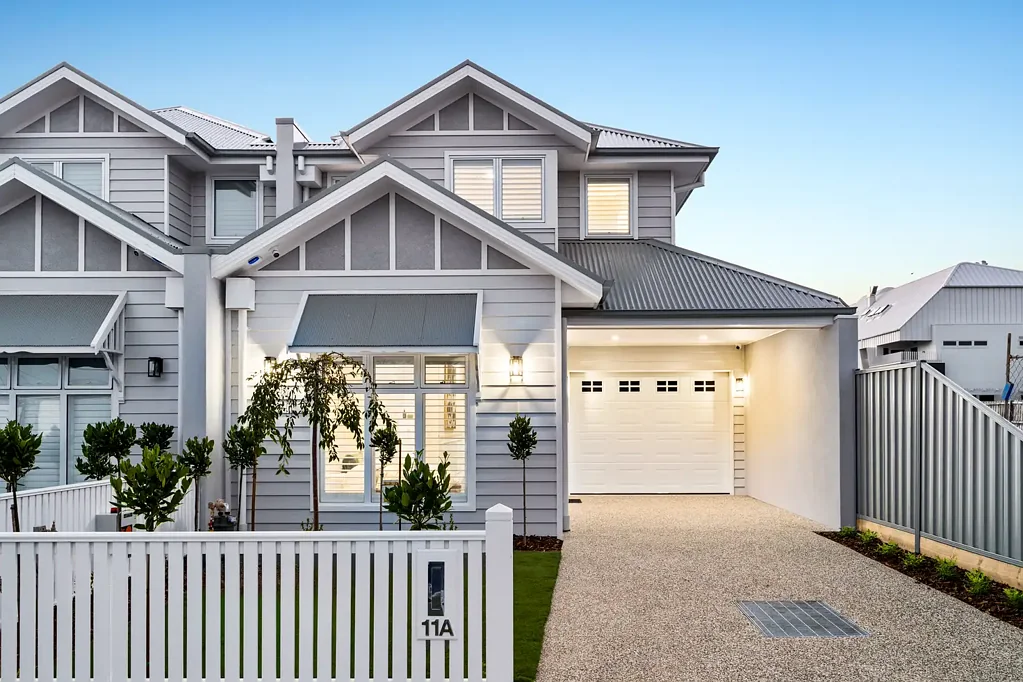 Altona North 4침실 Brand New Hamptons-Inspired Luxury with Premium Dual Undercover Parking