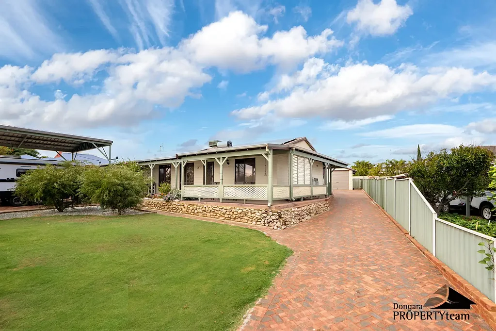 15 Pickering Drive, Dongara, WA 6525