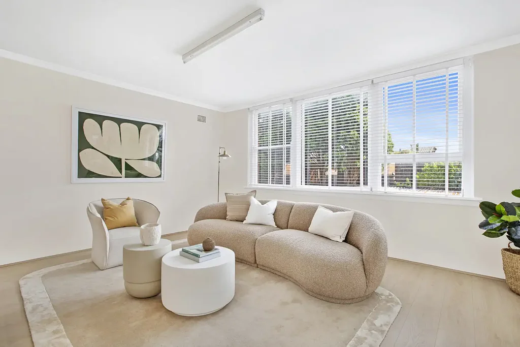 Randwick 2Zimmer Sun-drenched 88sqm Apartment with Exceptional Space and Convenience