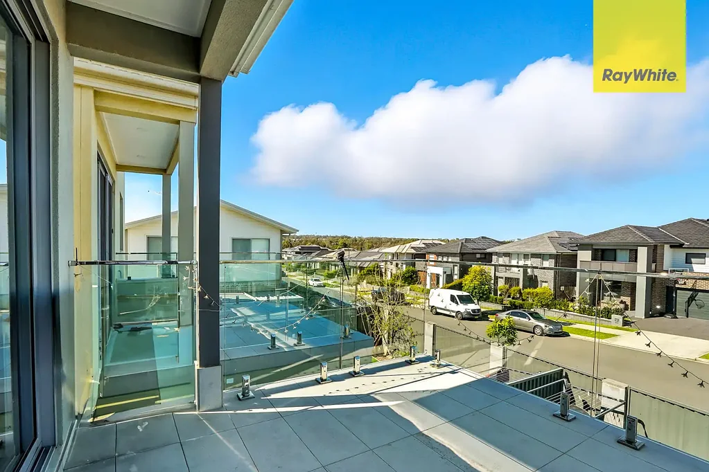 Riverstone 5 Bedroom Oversized, Near-New & Stylish Family Home in Prime Schofields Public School Catchment with On-Demand Bus Service!