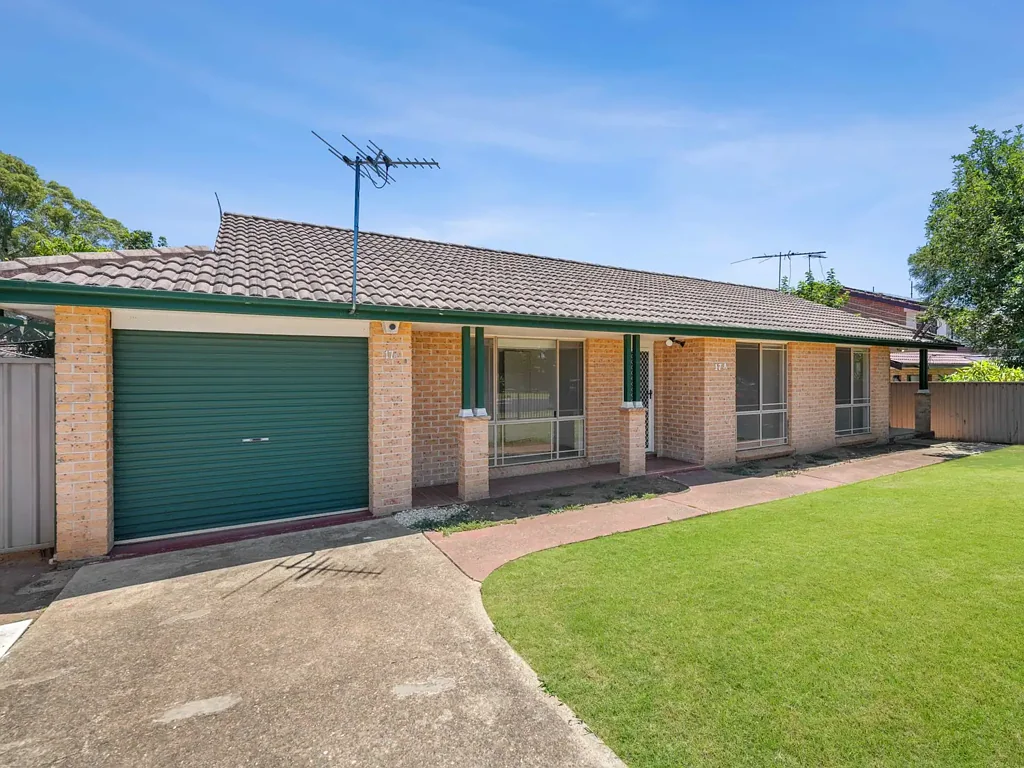 17A Surrey St, Minto, NSW 2566