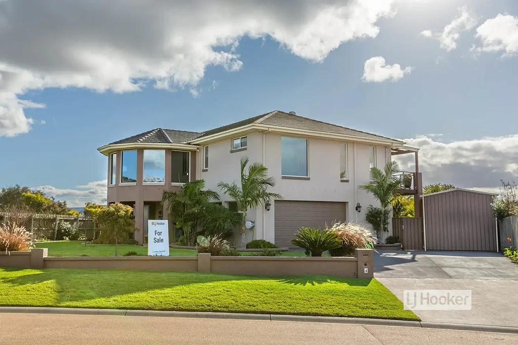 Paynesville 3房  EFFORTLESS LUXURY, STUNNING LAKE VIEWS, UNMATCHED PRACTICALITY