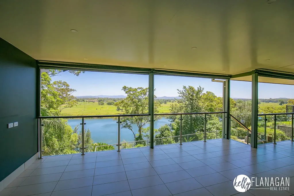 West Kempsey 4Zimmer Contemporary Home, Flood-Free Riverfront – Panoramic River, Rural, Mountain Views