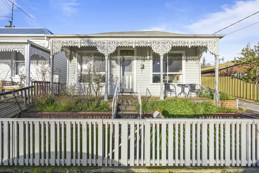 Character Charm with Contemporary Style in a Convenient Ballarat East Location