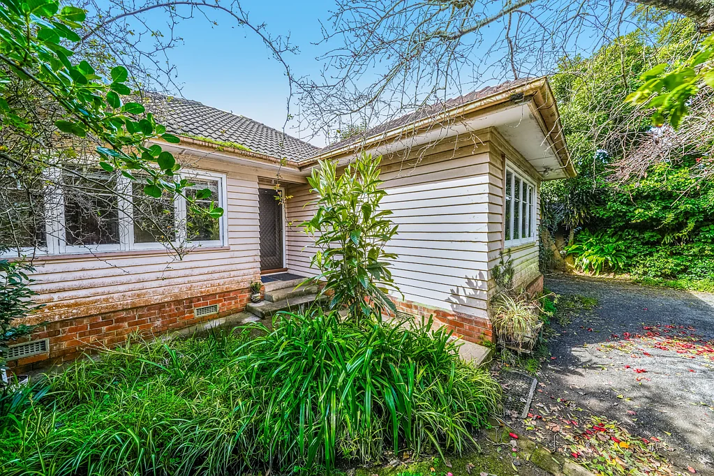 Mangere East 2ห้องนอน Deseased Estate selling after 22 Years