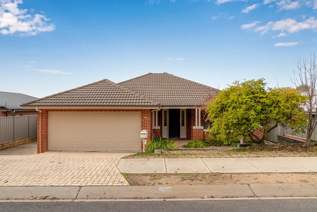 Spacious Family Home in Prime Thurgoona Location