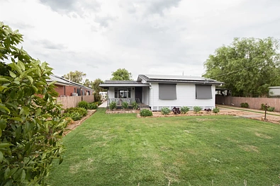 Dookie 2房  Renovated Home with Entertaining Area, Bungalow & Rear Lane Access