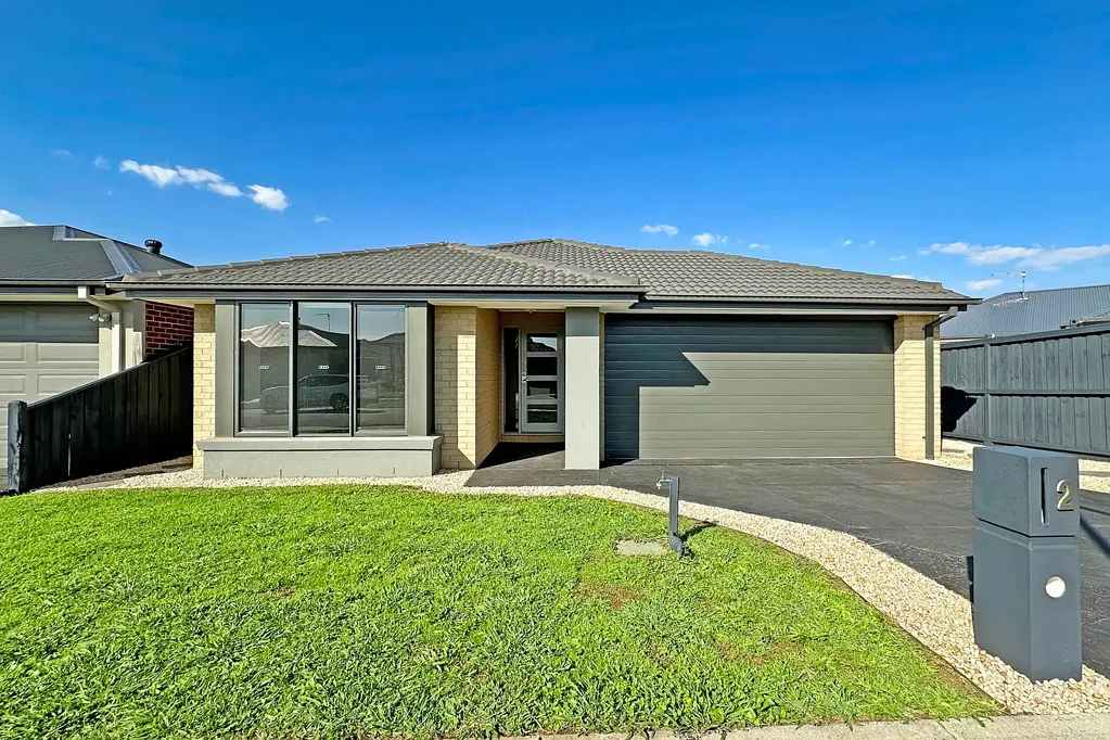 2 Sunnybrook Avenue, Warragul, VIC 3820