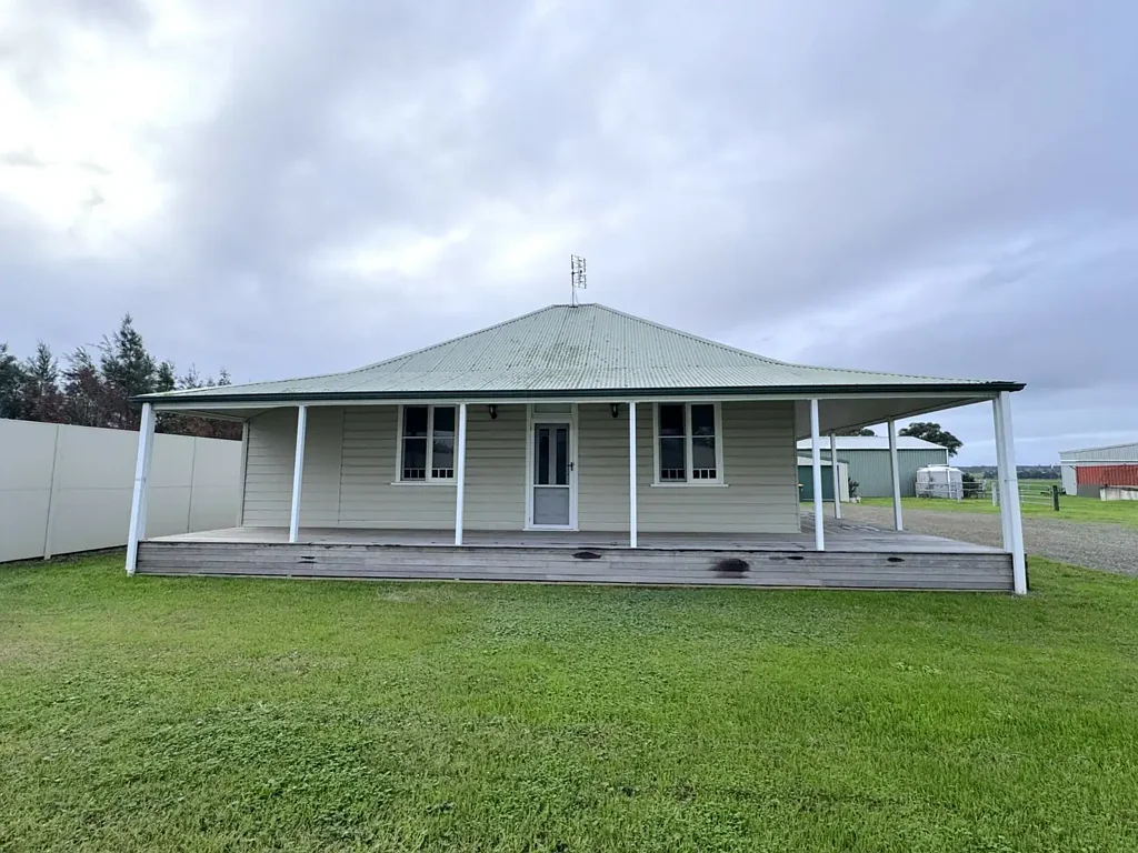Rural Outlook, Convenient Location!